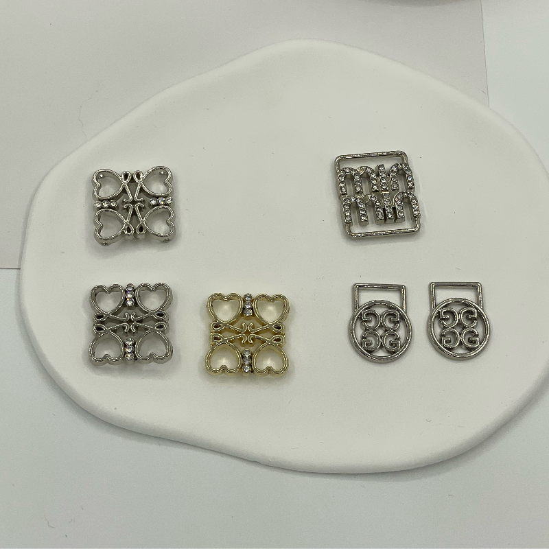 Mixed Square Hollow Metal Charms Four Heart Rhinestone & Letter Logo Square Connectors Gold Silver for Clothing Lingerie Bags Decor